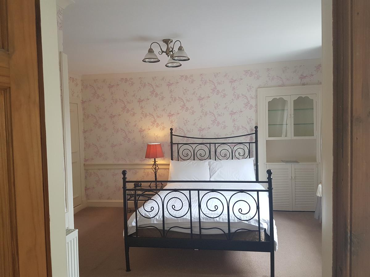 Kirk Yetholm Plough Hotel المظهر الخارجي الصورة